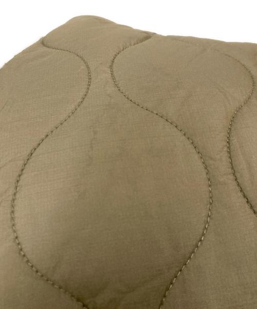 WILD THINGS（ワイルドシングス）WILD THINGS (ワイルドシングス) TOMORROW LAND (トゥモローランド) 別注 プリマロフト キルティングコート オリーブ サイズ:FREEの古着・服飾アイテム