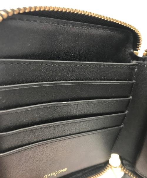 Wallet Comme des Garcons（ウォレットコムデギャルソン）WALLET COMME des GARCONS (ウォレットコムデギャルソン) EMMBOSSED LOGOTYPE 1 ブラックの古着・服飾アイテム