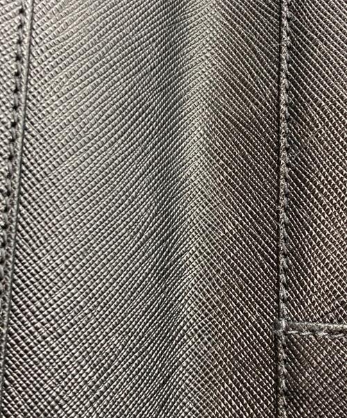 PRADA（プラダ）PRADA (プラダ) サフィアーノ ブリーフケース ブラックの古着・服飾アイテム