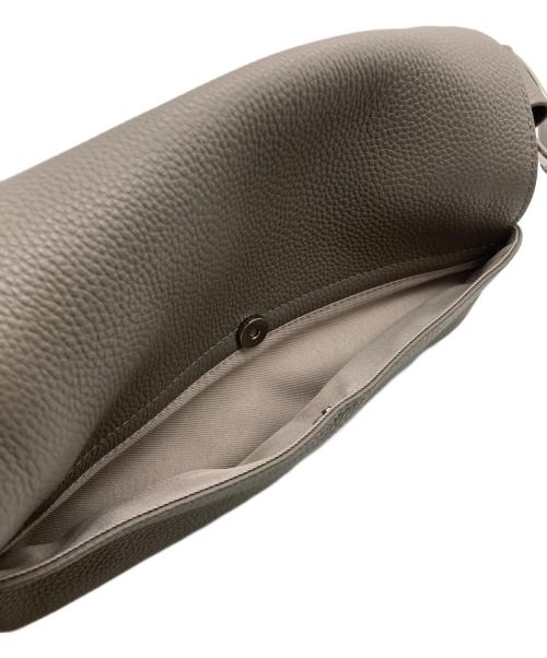 BEARDSLEY（ビアズリー）BEARDSLEY (ビアズリー) レザーショルダーバッグ ベージュの古着・服飾アイテム