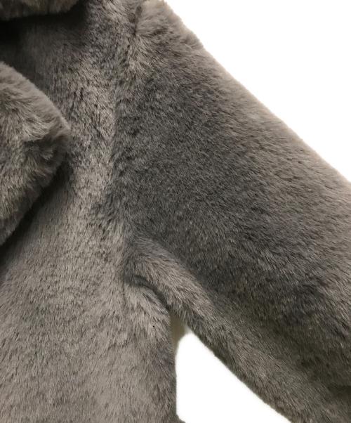 HERNO（ヘルノ）HERNO (ヘルノ) COAT IN SOFT ALTERNATIVE FUR グレー サイズ:40の古着・服飾アイテム