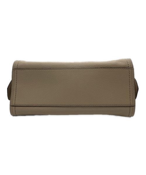 MARC JACOBS（マークジェイコブズ）MARC JACOBS (マークジェイコブズ) クルーザー レザー ラージ サッチェル バッグレザーバッグ ベージュの古着・服飾アイテム