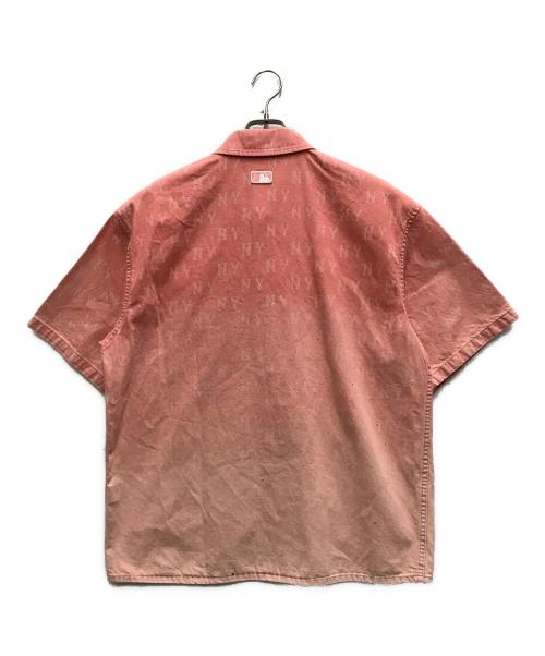 MLB（エムエルビー）MLB (エムエルビー) Classic Monogram Gradient Denim Shirt ピンク サイズ:Mの古着・服飾アイテム