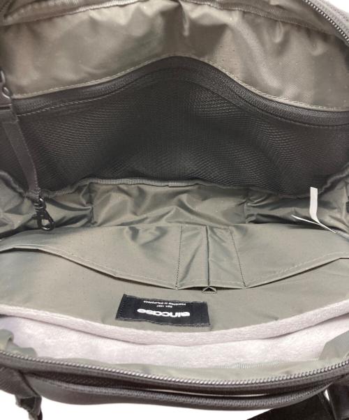 Incase（インケース）Incase (インケース) Tracks Sling 7L ブラックの古着・服飾アイテム