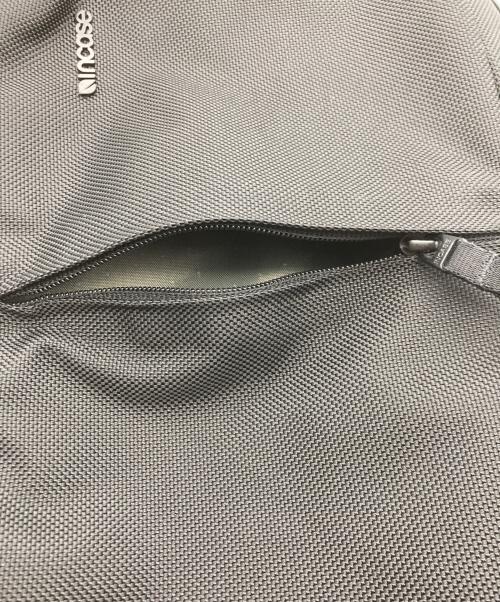 Incase（インケース）Incase (インケース) Tracks Sling 7L ブラックの古着・服飾アイテム