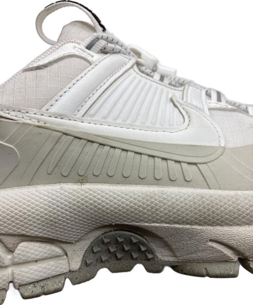 NIKE（ナイキ）NIKE (ナイキ) WMNS ZOOM VOMERO ROAM グレー サイズ:24cmの古着・服飾アイテム