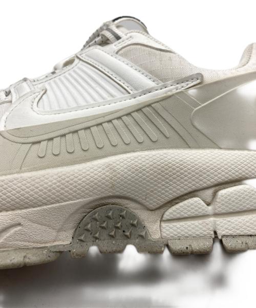 NIKE（ナイキ）NIKE (ナイキ) WMNS ZOOM VOMERO ROAM グレー サイズ:24cmの古着・服飾アイテム