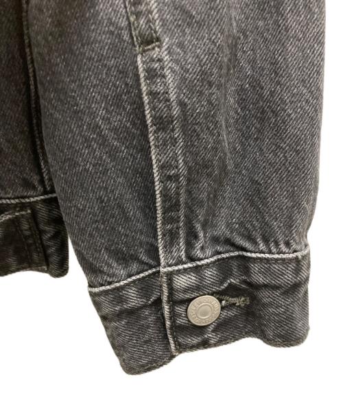 LEVI'S（リーバイス）LEVI'S (リーバイス) UNIVERSAL MONSTERSデニムジャケット ブラック サイズ:Sの古着・服飾アイテム