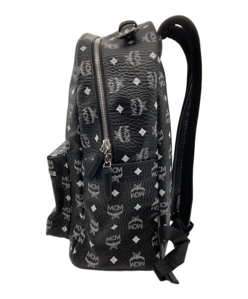 MCM（エムシーエム）MCM (エムシーエム) STARK BACKPACK MEDIUM  WHITE LOGO VISETOS ブラックの古着・服飾アイテム