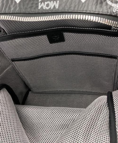 MCM（エムシーエム）MCM (エムシーエム) STARK BACKPACK MEDIUM  WHITE LOGO VISETOS ブラックの古着・服飾アイテム