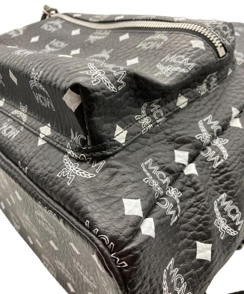 MCM（エムシーエム）MCM (エムシーエム) STARK BACKPACK MEDIUM  WHITE LOGO VISETOS ブラックの古着・服飾アイテム