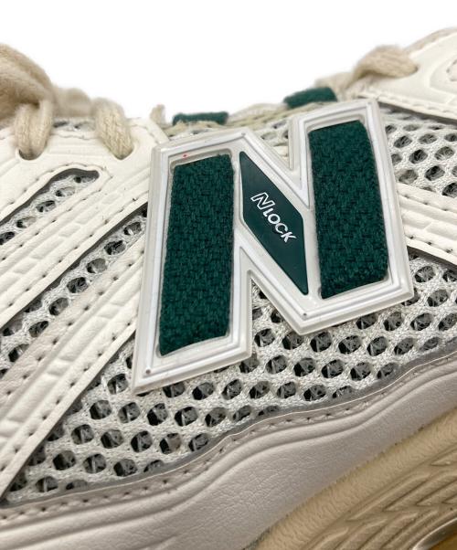 NEW BALANCE（ニューバランス）NEW BALANCE (ニューバランス) スニーカー ベージュ サイズ:US 8 1/2の古着・服飾アイテム