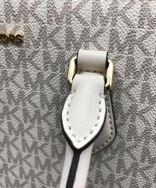 MICHAEL KORS（マイケル・コース）MICHAEL KORS (マイケル・コース) SHEILA センタージップ サッチェル ミディアム ホワイトの古着・服飾アイテム