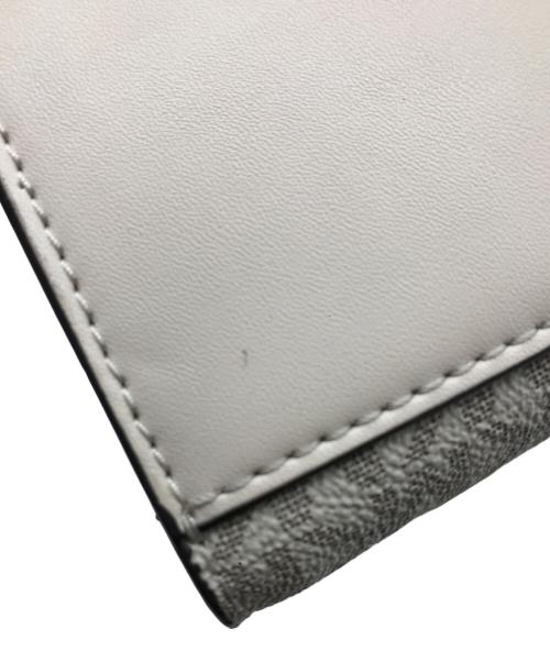 MICHAEL KORS（マイケル・コース）MICHAEL KORS (マイケル・コース) SHEILA センタージップ サッチェル ミディアム ホワイトの古着・服飾アイテム