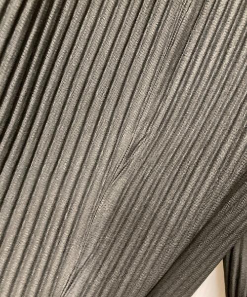 HOMME PLISSE ISSEY MIYAKE（オム プリッセ イッセイ ミヤケ）HOMME PLISSE ISSEY MIYAKE (オム プリッセ イッセイ ミヤケ) 21AW SOLID PLEATS パンツ グレー サイズ:1の古着・服飾アイテム