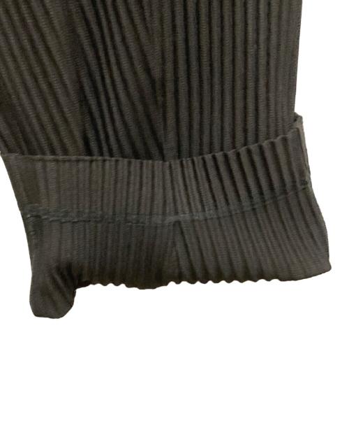HOMME PLISSE ISSEY MIYAKE（オム プリッセ イッセイ ミヤケ）HOMME PLISSE ISSEY MIYAKE (オム プリッセ イッセイ ミヤケ) 21AW SOLID PLEATS パンツ グレー サイズ:1の古着・服飾アイテム