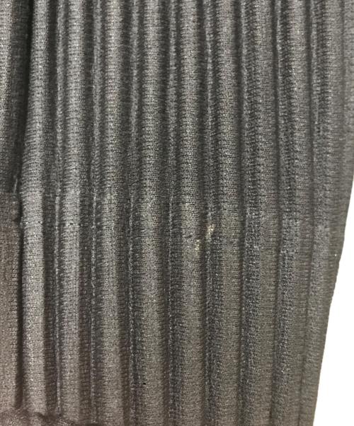 HOMME PLISSE ISSEY MIYAKE（オム プリッセ イッセイ ミヤケ）HOMME PLISSE ISSEY MIYAKE (オム プリッセ イッセイ ミヤケ) 21AW SOLID PLEATS ジャケット グレー サイズ:1の古着・服飾アイテム