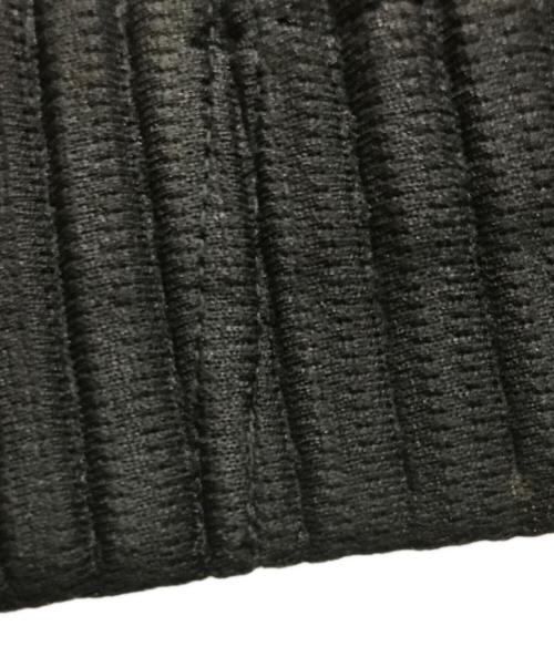 HOMME PLISSE ISSEY MIYAKE（オム プリッセ イッセイ ミヤケ）HOMME PLISSE ISSEY MIYAKE (オム プリッセ イッセイ ミヤケ) 21AW SOLID PLEATS ジャケット グレー サイズ:1の古着・服飾アイテム