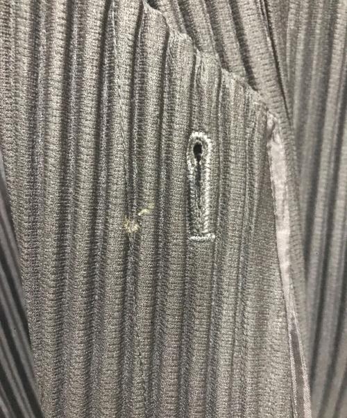 HOMME PLISSE ISSEY MIYAKE（オム プリッセ イッセイ ミヤケ）HOMME PLISSE ISSEY MIYAKE (オム プリッセ イッセイ ミヤケ) 21AW SOLID PLEATS ジャケット グレー サイズ:1の古着・服飾アイテム