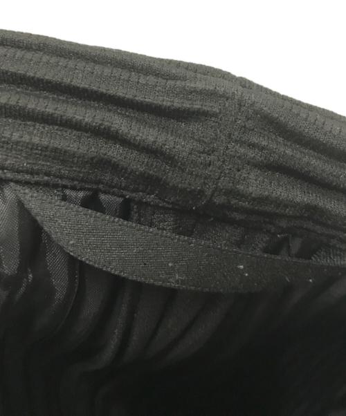 HOMME PLISSE ISSEY MIYAKE（オム プリッセ イッセイ ミヤケ）HOMME PLISSE ISSEY MIYAKE (オム プリッセ イッセイ ミヤケ) 21AW SOLID PLEATS ジャケット グレー サイズ:1の古着・服飾アイテム