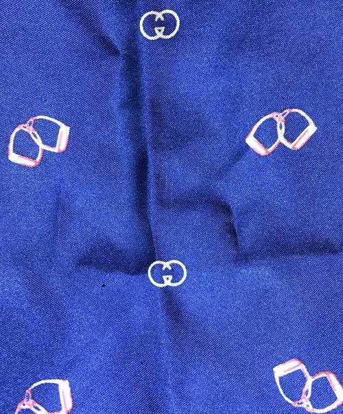 GUCCI（グッチ）GUCCI (グッチ) シルクスカーフ ネイビーの古着・服飾アイテム