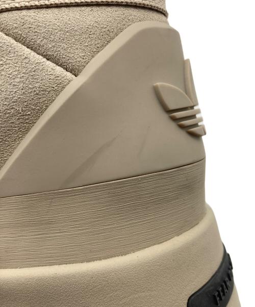adidas（アディダス）adidas (アディダス) FEAR OF GOD (フィア・オブ・ゴッド) Athletics Los Angeles Hikers ベージュ サイズ:US 10 1/2の古着・服飾アイテム