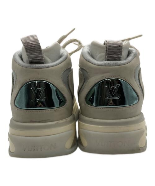 LOUIS VUITTON（ルイ ヴィトン）LOUIS VUITTON (ルイ ヴィトン) LVトレイナー・ラインスニーカー グレー×ホワイト サイズ:9 1/2の古着・服飾アイテム