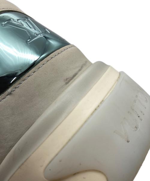 LOUIS VUITTON（ルイ ヴィトン）LOUIS VUITTON (ルイ ヴィトン) LVトレイナー・ラインスニーカー グレー×ホワイト サイズ:9 1/2の古着・服飾アイテム