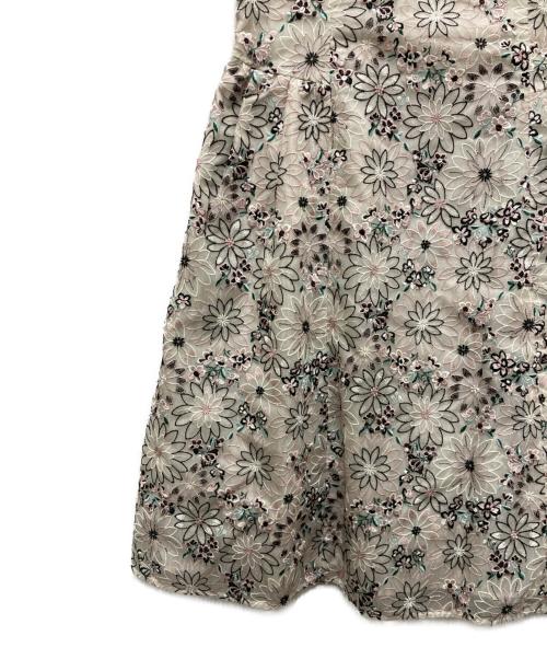 TOCCA（トッカ）TOCCA (トッカ) ノースリーブ花柄ワンピース グレーの古着・服飾アイテム