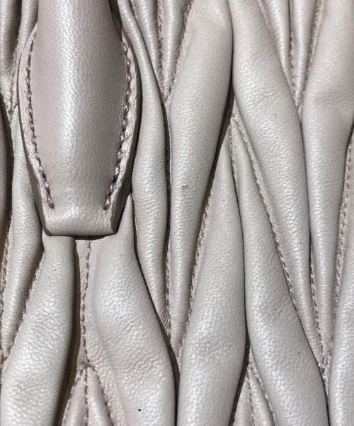 MIU MIU（ミュウミュウ）MIU MIU (ミュウミュウ) マテラッセ2WAYバッグ ピンクの古着・服飾アイテム