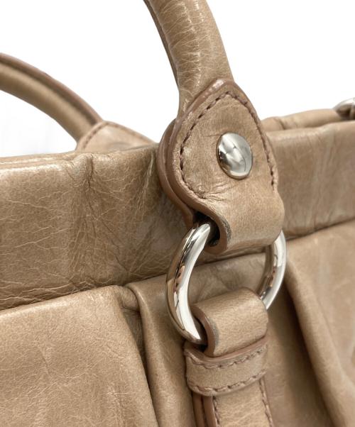 MIU MIU（ミュウミュウ）MIU MIU (ミュウミュウ) VITELLO LUX 2WAY バッグ ベージュの古着・服飾アイテム