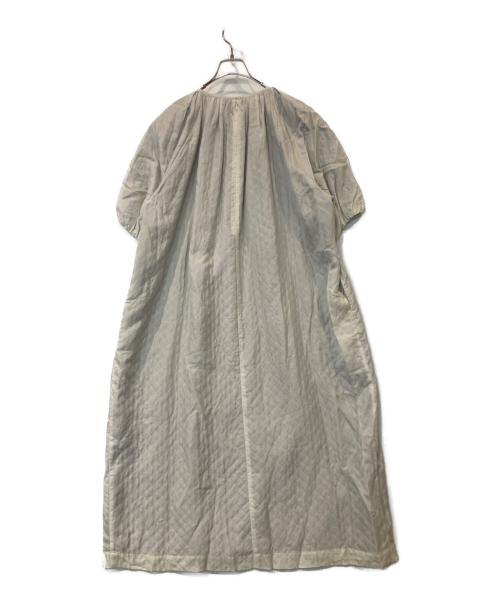 6(ROKU) BEAUTY&YOUTH（ロク ビューティーアンドユース）6(ROKU) BEAUTY&YOUTH (ロク ビューティーアンドユース) QUILTED JACQUARD DRESS　キルティングジャカードドレス ベージュ サイズ:Freeの古着・服飾アイテム