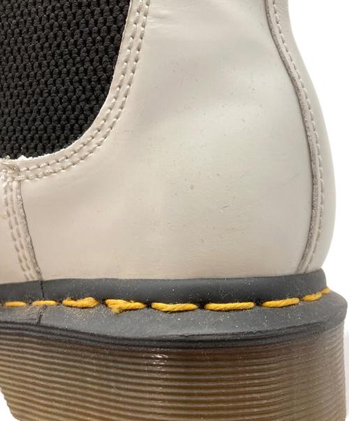 Dr.Martens（ドクターマーチン）Dr.Martens (ドクターマーチン) 2976 YS チェルシーブーツ ホワイト サイズ:US 7の古着・服飾アイテム