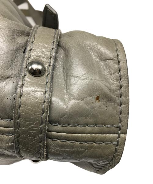 MIU MIU（ミュウミュウ）MIU MIU (ミュウミュウ) ヴィッテロ サイドリボントートバッグ グレーの古着・服飾アイテム