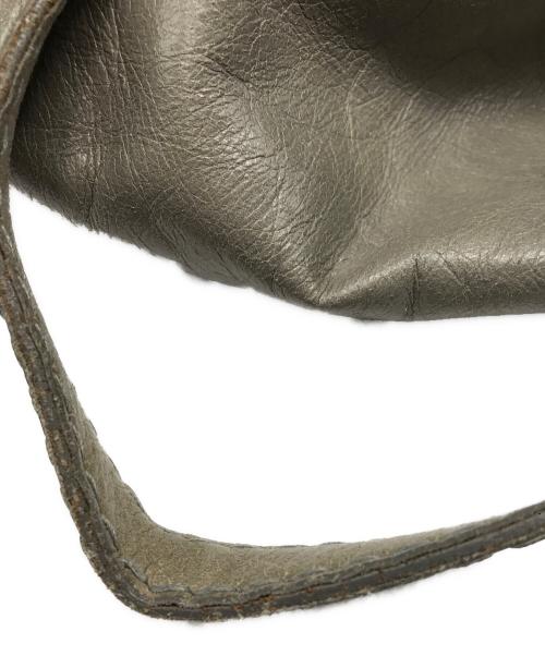 MIU MIU（ミュウミュウ）MIU MIU (ミュウミュウ) ヴィッテロ サイドリボントートバッグ グレーの古着・服飾アイテム