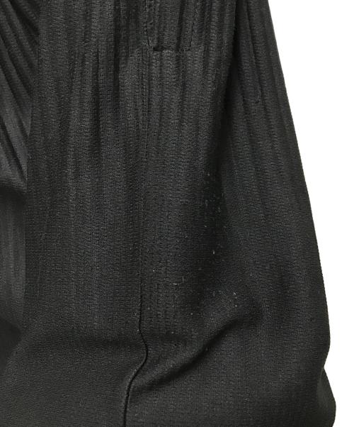 HOMME PLISSE ISSEY MIYAKE（オム プリッセ イッセイ ミヤケ）HOMME PLISSE ISSEY MIYAKE (オム プリッセ イッセイ ミヤケ) erasable pleated pants グレー サイズ:1の古着・服飾アイテム