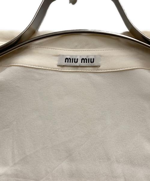 MIU MIU（ミュウミュウ）MIU MIU (ミュウミュウ) シルクシャツ ベージュ サイズ:38の古着・服飾アイテム