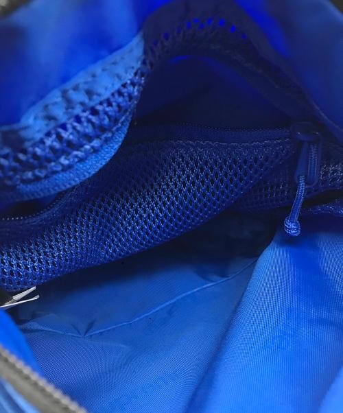 SUPREME（シュプリーム）SUPREME (シュプリーム) メッシュショルダーバッグ ブラック×ブルーの古着・服飾アイテム