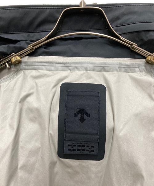 DESCENTE ALLTERRAIN（デザイント オルテライン）DESCENTE ALLTERRAIN (デザイント オルテライン) HARD SHELL JACKET CREAS ブラック サイズ:Mの古着・服飾アイテム