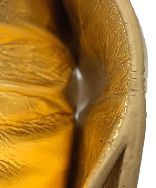 BOTTEGA VENETA（ボッテガベネタ）BOTTEGA VENETA (ボッテガベネタ) 2つ折り財布 ゴールドの古着・服飾アイテム