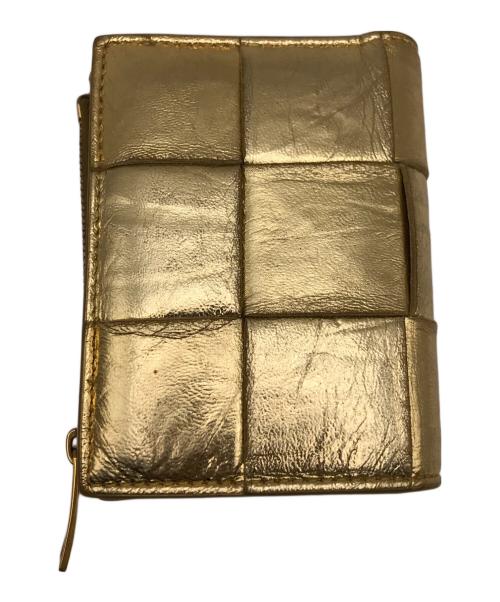 BOTTEGA VENETA（ボッテガベネタ）BOTTEGA VENETA (ボッテガベネタ) 2つ折り財布 ゴールドの古着・服飾アイテム