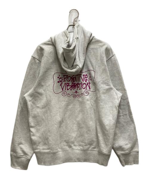 stussy（ステューシー）stussy (ステューシー) Positive Vibrations Applique Hoodie グレー サイズ:Mの古着・服飾アイテム