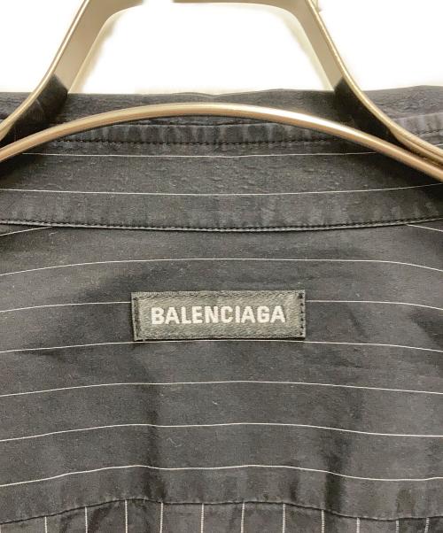 BALENCIAGA（バレンシアガ）BALENCIAGA (バレンシアガ) バックロゴストライプオーバーシャツ ブラック サイズ:39の古着・服飾アイテム