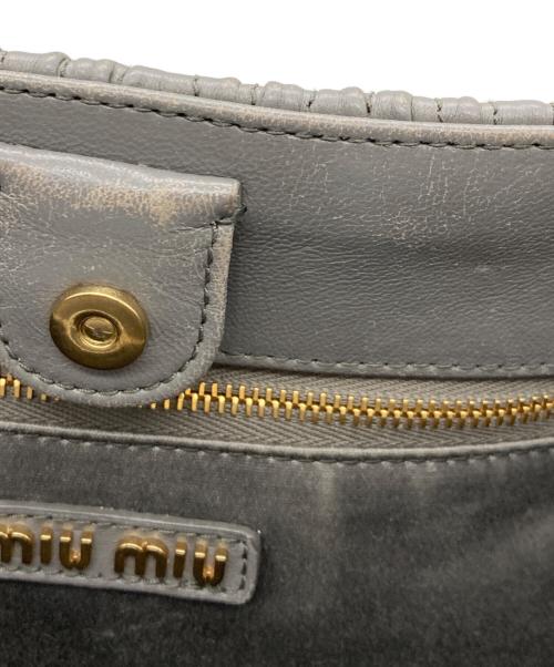 MIU MIU（ミュウミュウ）MIU MIU (ミュウミュウ) MATELASSE/2WAYバッグ グレーの古着・服飾アイテム