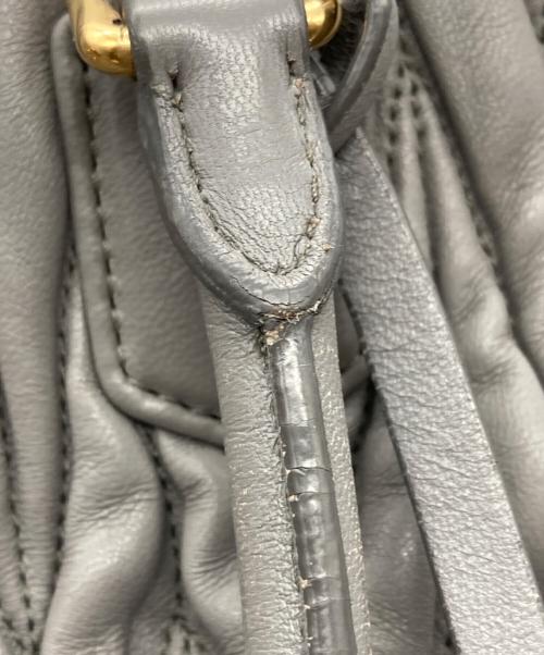 MIU MIU（ミュウミュウ）MIU MIU (ミュウミュウ) MATELASSE/2WAYバッグ グレーの古着・服飾アイテム