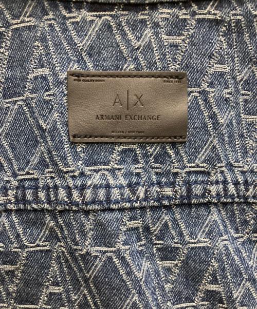 ARMANI EXCHANGE（アルマーニ エクスチェンジ）ARMANI EXCHANGE (アルマーニ エクスチェンジ) オールオーバーロゴ デニムジャケット インディゴ サイズ:XSの古着・服飾アイテム