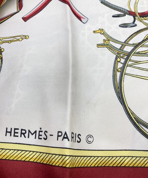 HERMES（エルメス）HERMES (エルメス) シルクスカーフ ベージュ×レッドの古着・服飾アイテム