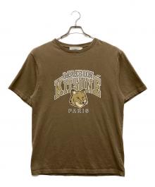 maison kitsune（メゾンキツネ）の古着「カレッジロゴＴee」｜ブラウン