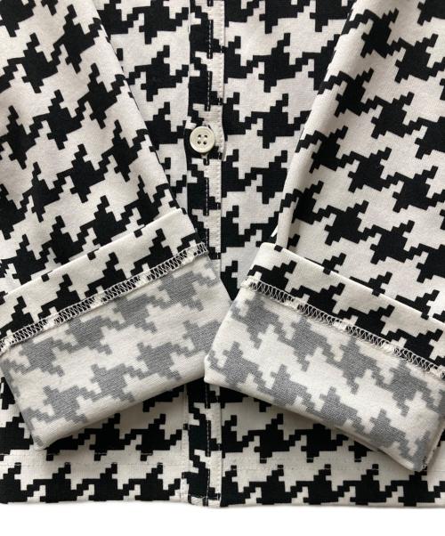 COMME des GARCONS（コムデギャルソン）COMME des GARCONS (コムデギャルソン) 千鳥柄ポリカーディガン ホワイト×ブラック サイズ:Sの古着・服飾アイテム