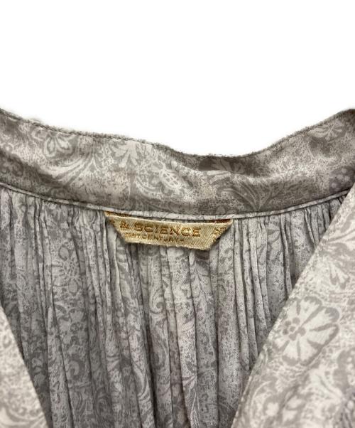 ARTS&SCIENCE（アーツアンドサイエンス）ARTS&SCIENCE (アーツアンドサイエンス) Eyelethole super gather dress グレー サイズ:1の古着・服飾アイテム